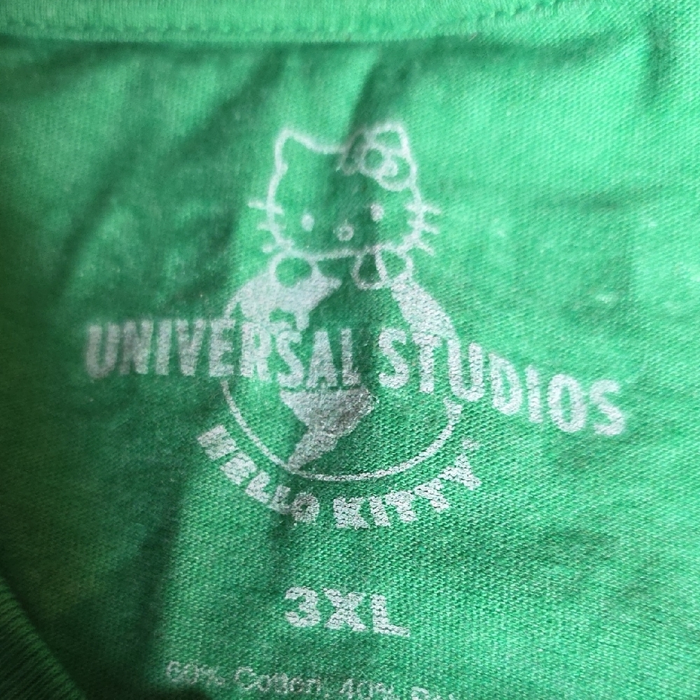 Hello Kitty Green Holiday T-Shirt with Red Bow - Picture 4 of 4